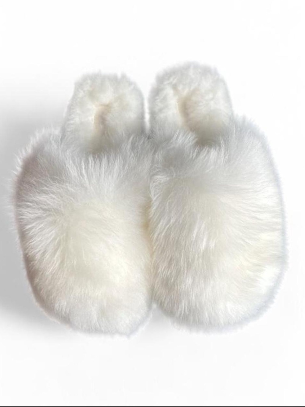 New without box Ugg Scuffette Chalet Slippers- White. Size 9.